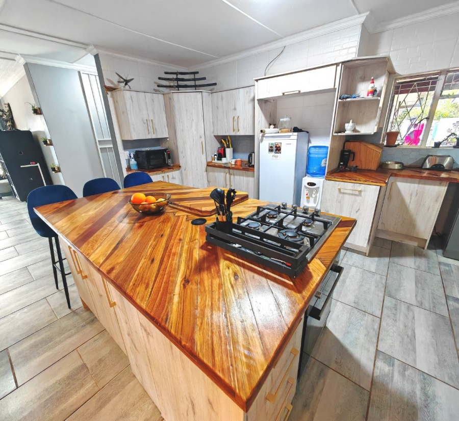 4 Bedroom Property for Sale in Uitsig Free State